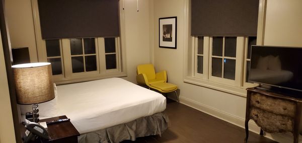 The White House Hotel by null