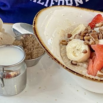 First Watch - Oatmeal - Breakfast & Brunch Near Me - Westlake, Ohio