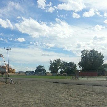 Willow Creek Cafe - View across street, farm country setting - Convenience Stores Near Me - Vale, Oregon Willow Creek Cafe - View across street, farm country setting - Convenience Stores Near Me - Vale, Oregon
