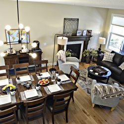 Novel Bed and Breakfast - Large communal dining and sitting area accessible to all guests