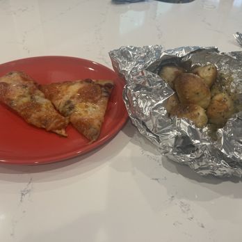 Petrino's Pizzeria - Pepperoni and Fresh Mushroom, and Garlic Bites. - Pizza Near Me - Holland, Michigan