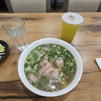 Pho To Chau 999 - Pho Dac Biet & Sugarcane Juice w/kumquat - Vietnamese Near Me - Santa Clara, California Pho To Chau 999 - Pho Dac Biet & Sugarcane Juice w/kumquat - Vietnamese Near Me - Santa Clara, California