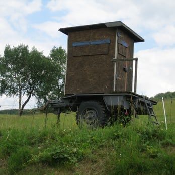 Rheinsteig - Fahrbarer Hochstand - Hotels & Travel Near Me - Rheinbrohl, RP