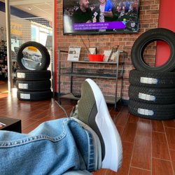 Pep Boys - Waiting area, with leather chairs and a big flat screen!