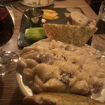 Black Mountain Wine House - Black Mountain Mac and Cheese - Wine Bars Near Me - Brooklyn, New York
