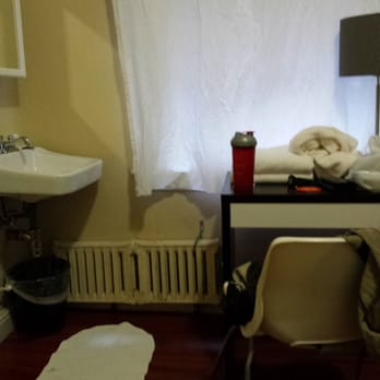 Orange Village Hostel - The sunk and a desk. ;) - Hostels Near Me - San Francisco, California Orange Village Hostel - The sunk and a desk. ;) - Hostels Near Me - San Francisco, California
