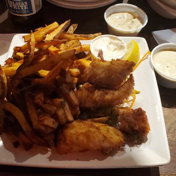F Street Station - Texas sized halibut - American Near Me - Anchorage, Alaska