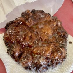 Grandpa’s Donuts II - Crispy and warm apple fritter