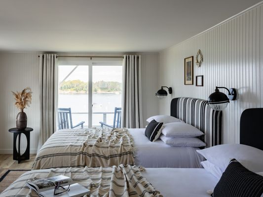 Bluebird Ocean Point Inn by null