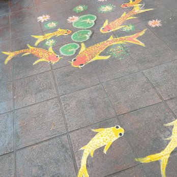 Flo’s Taiwanese Cuisine - fish and flowers on the floor - Taiwanese Near Me - Gaithersburg, Maryland