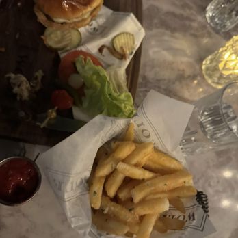 Wolf by Vanderpump at Caesars Republic Lake Tahoe - Smash burger with wagyu, excellent. - American Near Me - Stateline, Nevada Wolf by Vanderpump at Caesars Republic Lake Tahoe - Smash burger with wagyu, excellent. - American Near Me - Stateline, Nevada