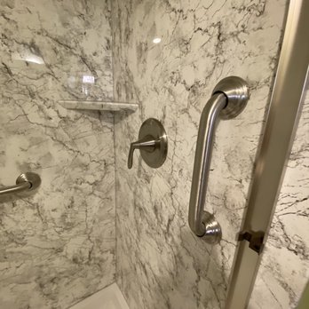 Comfort Shower & Bath - Close up of the acrylic and handles - Kitchen & Bath Near Me - Bolingbrook, Illinois