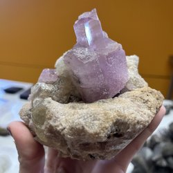 Zelda’s Minerals - Pink Kunzite