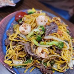 Queen Buffet - Hibachi plate hot off the grill