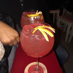 Tibi Bistrot Provençal - Pale cardinal