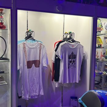 B Leaf - Clothing and retail products - Vape Shops Near Me - Hollywood, Florida