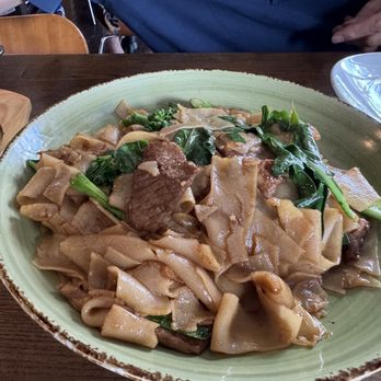 Sweetee Thai Cafe - Pad See Ew - Thai Near Me - Artesia, California Sweetee Thai Cafe - Pad See Ew - Thai Near Me - Artesia, California