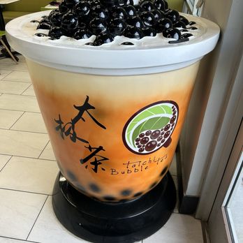 Taichi Bubble Tea - Dining Area - Poke Near Me - Sacramento, California Taichi Bubble Tea - Dining Area - Poke Near Me - Sacramento, California