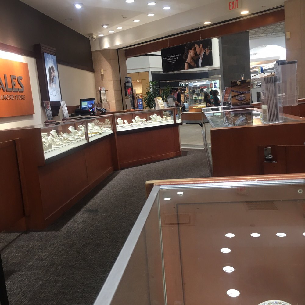 ZALES JEWELERS Updated October 2024 292 Southpark Cir, Colonial
