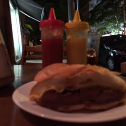 Sanduíche e filet mignon