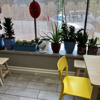 Amor Ciego Coffee - Sitting area in second room - Coffee & Tea Near Me - Southern Pines, North Carolina Amor Ciego Coffee - Sitting area in second room - Coffee & Tea Near Me - Southern Pines, North Carolina