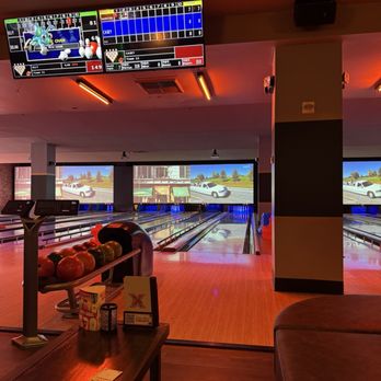 Lucky Strike Bellevue - Bowling alley - Bowling Near Me - Bellevue, Washington Lucky Strike Bellevue - Bowling alley - Bowling Near Me - Bellevue, Washington