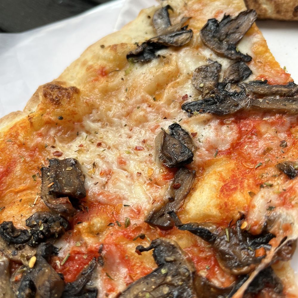 Marinara Pizza - Mushroom slice - Italian Near Me - New York, New York Marinara Pizza - Mushroom slice - Italian Near Me - New York, New York