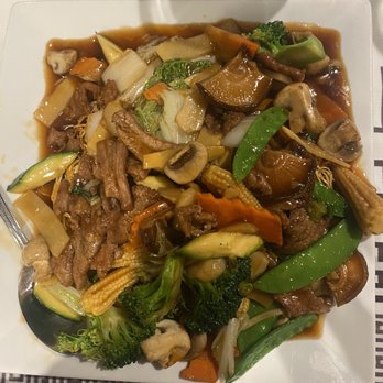 Mapo Restaurant - Beef with Pan fried noodle & veggies - Chinese Near Me - Naperville, Illinois