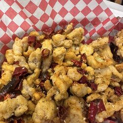 Papa Spicy - Popcorn chicken crispy and fried with chilis Totally worth it!!