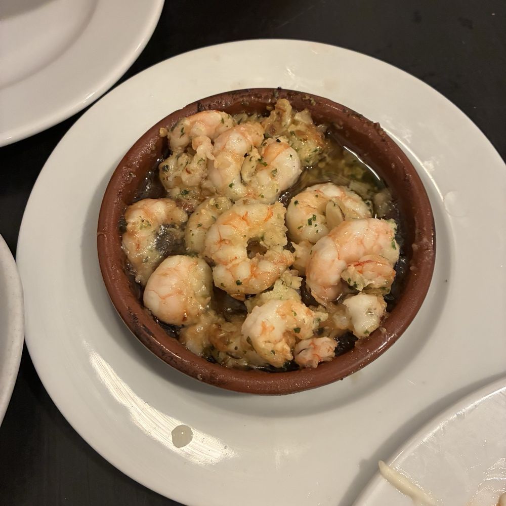 La Casa del Abuelo - The famous garlic shrimp - Tapas Bars Near Me - Madrid, M La Casa del Abuelo - The famous garlic shrimp - Tapas Bars Near Me - Madrid, M