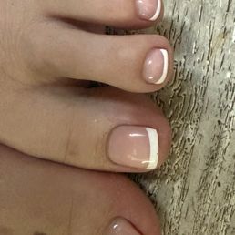 Gel pedicure French Tip