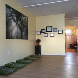 Zeng Natural Healing - Receiving area/Yoga area floor