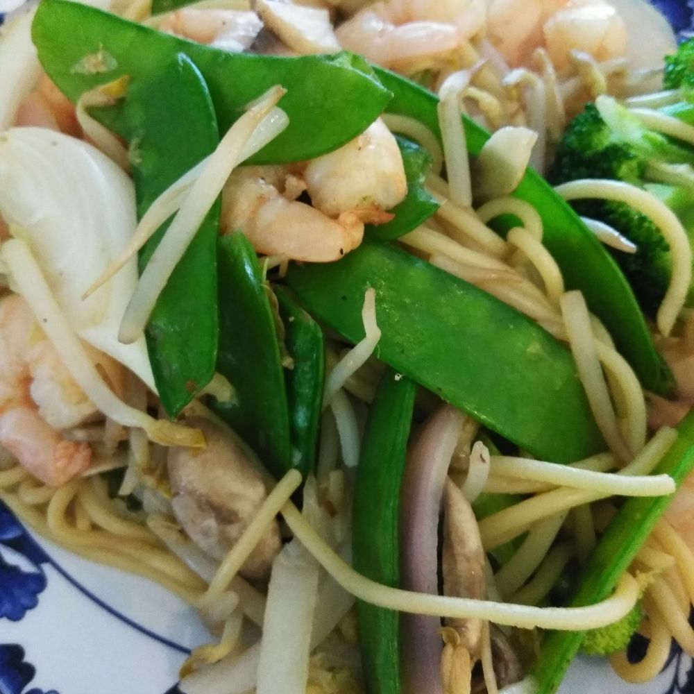 Kingdom Buffet II - Steamed shrimp with veggies from Mongolian BBQ station - Chinese Near Me - Boynton Beach, Florida