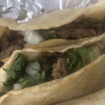 Taqueria Jalisciense Baes - Tacos de bistec con cilantro y cebolla! - Mexican Near Me - Deltona, Florida