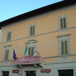 Coop - Der coop im Gebäude des Teatro Comunale
