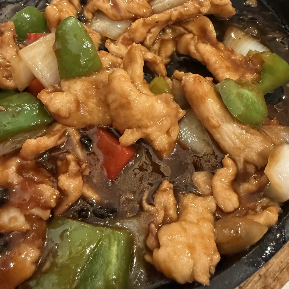 Tasty Modern Asian Kitchen - Very tasty and flavorful Sizzling Black Bran Sauce Chicken (hope it sizzles more though) - Dim Sum Near Me - San Antonio, Texas Tasty Modern Asian Kitchen - Very tasty and flavorful Sizzling Black Bran Sauce Chicken (hope it sizzles more though) - Dim Sum Near Me - San Antonio, Texas