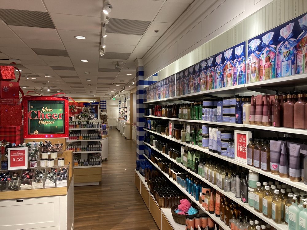 BATH & BODY WORKS Updated September 2024 11 Reviews 5000 S