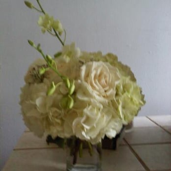 Glamour Flowers Corp - hydrangeas and roses from Glamour Flowers - Florists Near Me - West Palm Beach, Florida Glamour Flowers Corp - hydrangeas and roses from Glamour Flowers - Florists Near Me - West Palm Beach, Florida