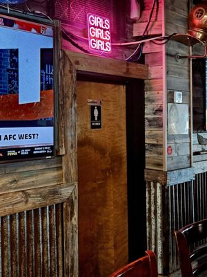 Hog Heaven Sports Bar and Grill by null