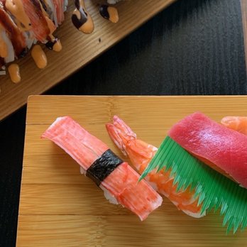 Sushi Hi - Sushi Hi roll, Temptation roll, Salmon Avocado lunch set - Sushi Bars Near Me - Austin, Texas