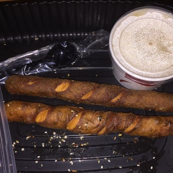 Applebee's Grill + Bar - Soft Pretzels with cheese sauce, hard as a rock - American Near Me - Albuquerque, New Mexico