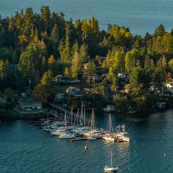 Island Cruising - Our fantastic location in Deep Cove.