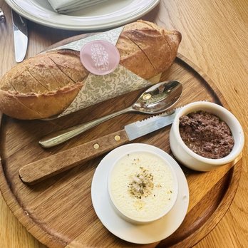 La Serre - Complimentary bread service - French Near Me - Chicago, Illinois