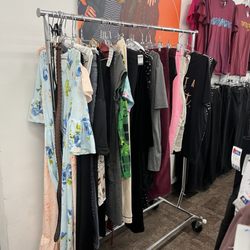 Deseret Industries - 11/03/2025 return rack from dressing room