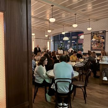 Cassis - French Near Me - Milwaukee, Wisconsin