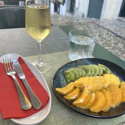 The Little Wine Bar - Fruit and sparkling wine
