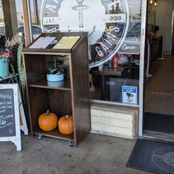 Atticus Cafe - Outside of the cafe where you write down your name to be seated