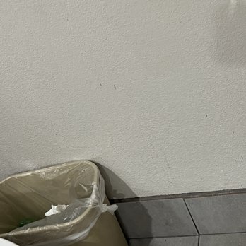 Econo Lodge - Dirty walls - Hotels Near Me - Tracy, California Econo Lodge - Dirty walls - Hotels Near Me - Tracy, California