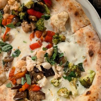 Isola Pizza Bar - Ortolana Vegetariana Pizza - Pizza Near Me - San Diego, California