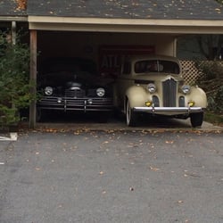 Hidden Valley Motel - Jim has a bunch of old cars on the property he and Maxine live on site too!